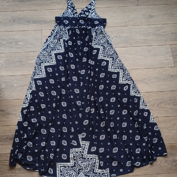 Soma Long Maxi Dress - Navy Blue & White Floral Boho Mendala - Stretchy - Large - Picture 7 of 7
